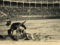 San Sebastián : plaza de toros : cojida [sic] del matador = le taureau atteint le matador / Cliché González