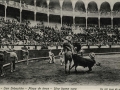 San Sebastián : plaza de toros : una buena vara = un joli coup de pique