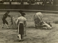 San Sebastián : plaza de toros : una caída del picador