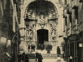 San Sebastián (España) : el puerto [sic] de l'iglesia [sic] de Santa María