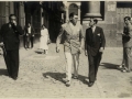 San Sebastián : el boxeador Paulino Uzcudun frente al antiguo Juzgado