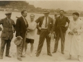 San Sebastián : el boxeador Paulino Uzcudun en la playa de la Concha