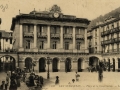 San Sebastián : plaza de la Constitución = Saint-Sébastien : la place de la Constitution / LL.
