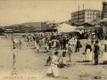 San Sebastián : la playa = Saint-Sébastien : la plage / LL.