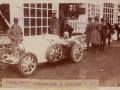 Los pilotos Chassagne y Epting en su automóvil Bugatti