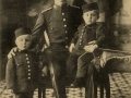 S. M. el Rey D. Alfoso XIII con sus augustos hijos Príncipe de Asturias, e Infante D. Jaime