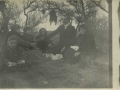 San Sebastián : familia comiendo en el campo