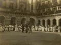 San Sebastián : Artzaias e Iñudes en la plaza de la Constitución