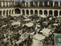 San Sebastián : feria en la plaza de la Constitución