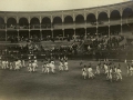 San Sebastián : danzas populares en la plaza de toros