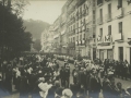 San Sebastián : la procesión a su paso por la calle Hernani