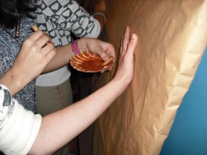 Taller impartido en la réplica de las cuevas de Ekain, Ekainberri, sobre la pintura en la época magdaleniense. Zestoa