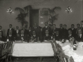 EL ALCALDE DE SAN SEBASTIAN, ANTONIO VEGA DE SEOANE Y ECHEVERRIA, CON UN GRUPO DE HOMBRES EN UN ESTABLECIMIENTO HOSTELERO. (Foto 1/1)