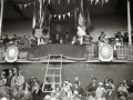 EL GENERAL MIGUEL PRIMO DE RIVERA JUNTO A OTRAS AUTORIDADES EN EL PALCO DE AUTORIDADES EN EL FRONTON JAI ALAI DE ATEGORRIETA. (Foto 2/2)
