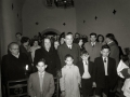 EL INDUSTRIAL GUIPUZCOANO PATRICIO ECHEVERRIA JUNTO A MIEMBROS DE SU FAMILIA EN LA ERMITA DE MIRANDAOLA. (Foto 1/1)