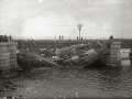 EL PUENTE DEL KURSAAL, CON ESTRUCTURA DE MADERA, DERRUIDO EN UNA PARTE. (Foto 1/1)