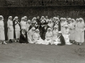EL REY ALFONSO XIII JUNTO A UN GRUPO DE ENFERMERAS EN EL PALACIO DE MIRAMAR HABILITADO COMO HOSPITAL DURANTE LA GUERRA DE AFRICA. (Foto 2/2)