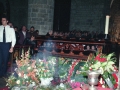Féretro de Aitzol Etxaburu en la iglesia parroquial de San Miguel
