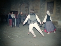 Dantzaris bailando ante el féretro de Aitzol Etxaburu