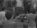 Introducción del féretro en el panteón familiar