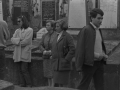 Familiares y amigos asistentes en el cementerio
