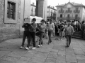 Comitiva portando el féretro de Haritz Alzelai