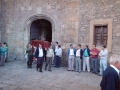 Grupo de hombres portando el féretro del bertsolari Urzelai