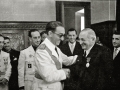 ENTREGA DE LA MEDALLA AL MERITO EN EL TRABAJO A DIFERENTES PERSONALIDADES, ENTRE ELLOS EL INDUSTRIAL GUIPUZCOANO PATRICIO ECHEVERRIA Y GREGORIO APAOLAZA. (Foto 6/7)