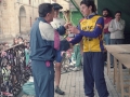 El alcalde Angel Iturbe hace acto de entrega de un trofeo