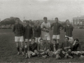 EQUIPO DE FUTBOL DEL BARCELONA EN EL CAMPO DE ONDARRETA. (Foto 1/1)