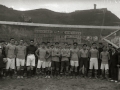 EQUIPO DE FUTBOL EN LA PLAYA DE ONDARRETA. (Foto 1/2)