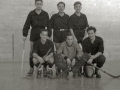 EQUIPO DE HOCKEY EN LA CANCHA DE UN FRONTON ANTES DE EMPEZAR UN PARTIDO. (Foto 1/3)