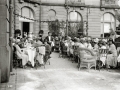 ESCENAS EN LA TERRAZA DEL HOTEL MARIA CRISTINA. (Foto 4/4)