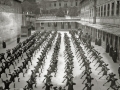 EXHIBICION DE GIMNASIA DE NIÑOS ESCOLARES EN EL PATIO DEL COLEGIO DE SAN BERNARDO, EN LAS INSTALACIONES DE LOS JESUITAS. (Foto 2/2)