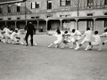 EXHIBICION DE GIMNASIA INFANTIL EN EL PATIO DEL ASILO REINA VICTORIA EN ZORROAGA. (Foto 3/5)