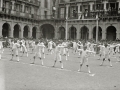 EXHIBICION GIMNASTICA Y DEPORTIVA DE UN GRUPO DE NIÑOS EN LA PLAZA DE LA CONSTITUCION. (Foto 4/6)