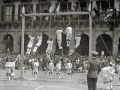 EXHIBICION GIMNASTICA Y DEPORTIVA DE UN GRUPO DE NIÑOS EN LA PLAZA DE LA CONSTITUCION. (Foto 6/6)