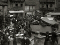 FERIA AGRICOLA Y VISITANTES EN LA PLAZA DE LA LOCALIDAD DE LEZO. (Foto 1/2)