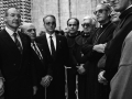 Clérigos y autoridades en el exterior de la Basílica de Nuestra de Arantzazu, entre ellos Jose Antonio Ardanza, Imanol Murua y el obispo Jose Maria Setien