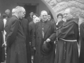 Clero frente al Santuario de Arantzazu