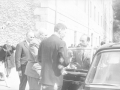 El alcalde Reyes Korkostegi despidiendo a autoridades a su partida del Santuario de Arantzazu