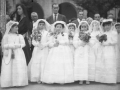 Niñas de la primera comunión durante la procesión del Corpus