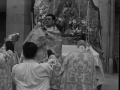 La custodia delante del altar de la plaza de los Fueros durante la procesión del Corpus