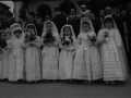 Niñas de la primera comunión durante la procesión del Corpus