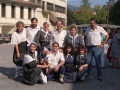 Grupo de hombres y mujeres, en su mayor parte vestidos de baserritaras