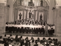 Actuación de la coral de Oñati en el interior de la Iglesia de Santa Ana