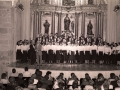 Actuación de la coral de Oñati en el interior de la Iglesia de Santa Ana