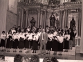 Actuación de la coral de Oñati en el interior de la Iglesia de Santa Ana