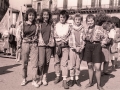 Grupo de chicas en la plaza de los Fueros