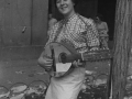 Joven con una mandolina